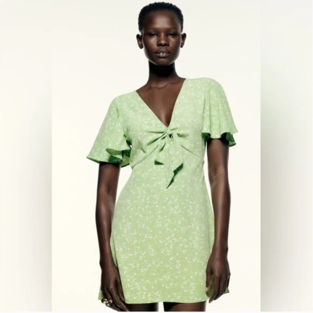 ZARA Floral Print Mini Dress Green Size Medium Low Cut w/o Padding Bra Bow front
